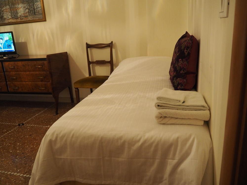 Roma Talenti Breme B&B Buitenkant foto